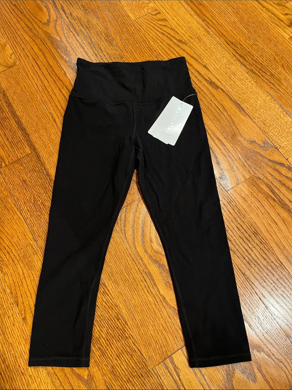 Athleta women’s size XS NWT black leggings capri style